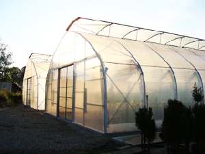 Solarii cu ventilatie la coama