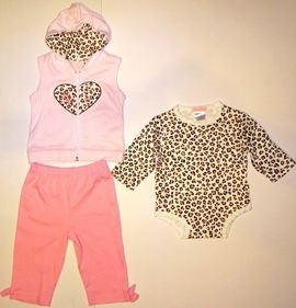 Set hainute bebeluse cu imprimeu cu animal print - 14775A