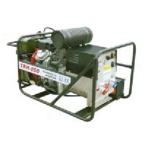 Generator pentru sudare TRH 250 echipat cu motor Honda