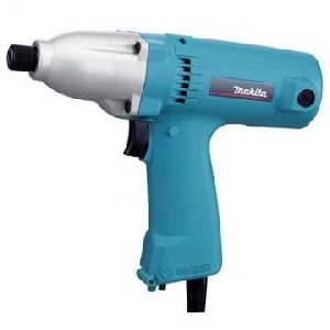 Masina de insurubat cu impact MAKITA 6951